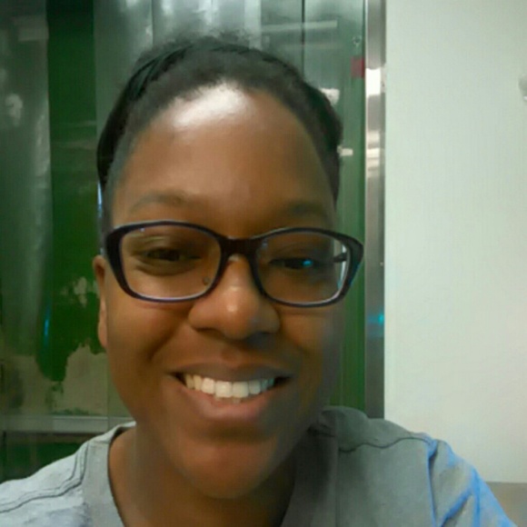 Meet your Posher, Micaela - Picture 1 of 1