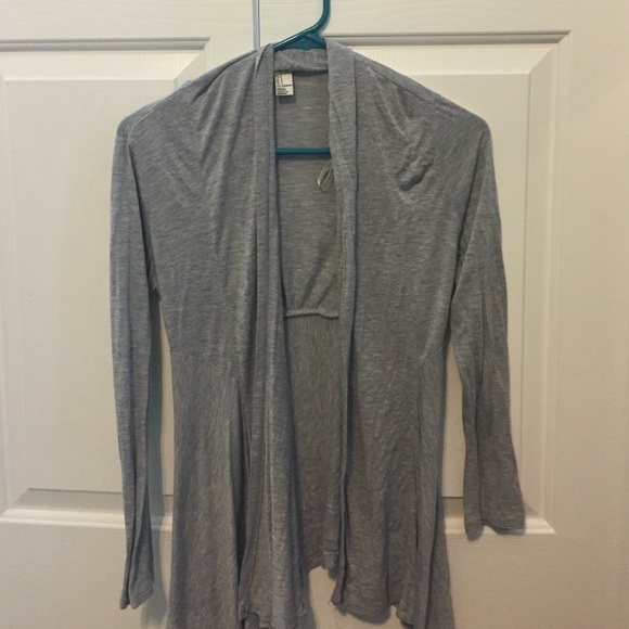 Light gray cardigan - Picture 1 of 2