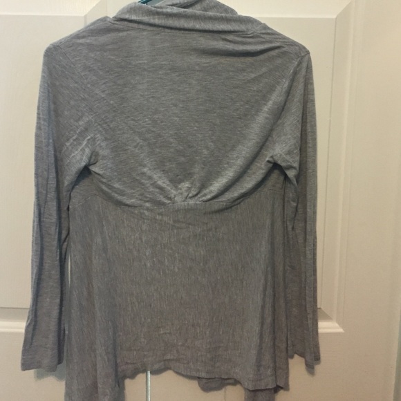 Light gray cardigan - Picture 2 of 2