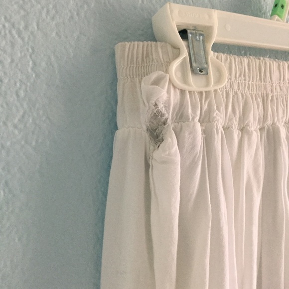 white skirt - Picture 2 of 2