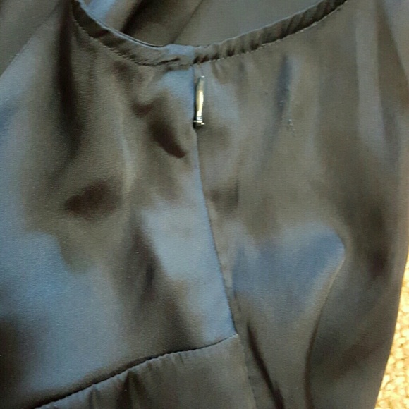 Banana Republic Deep Plunge Blouse Size 8 - Picture 3 of 3