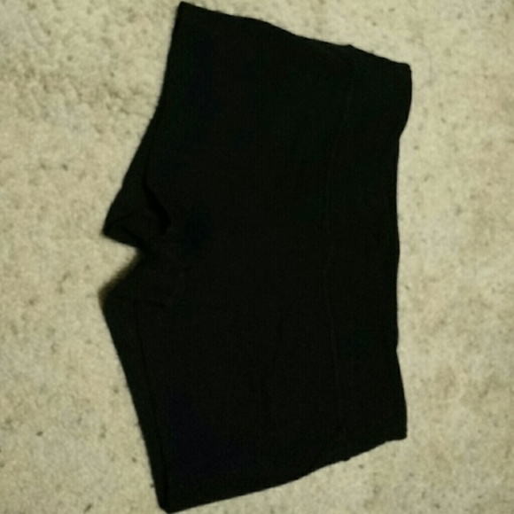 Athleta bootie shorts