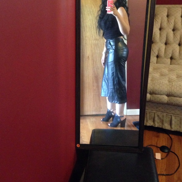 Trendy faux leather Culottes - Picture 5 of 7