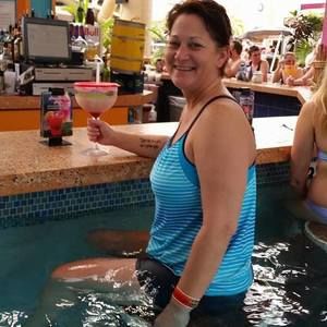 Meet your Posher, Holly