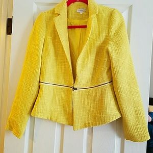 Cute yellow blazer