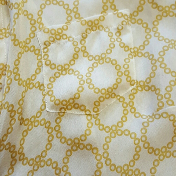 Banana Republic Silky Button Blouse Size M - Picture 3 of 3