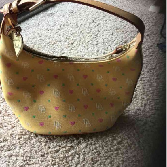 Like new ❤️ Dooney & Bourke bucket purse