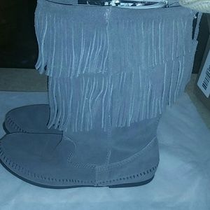 Minnetonka moccasins boots