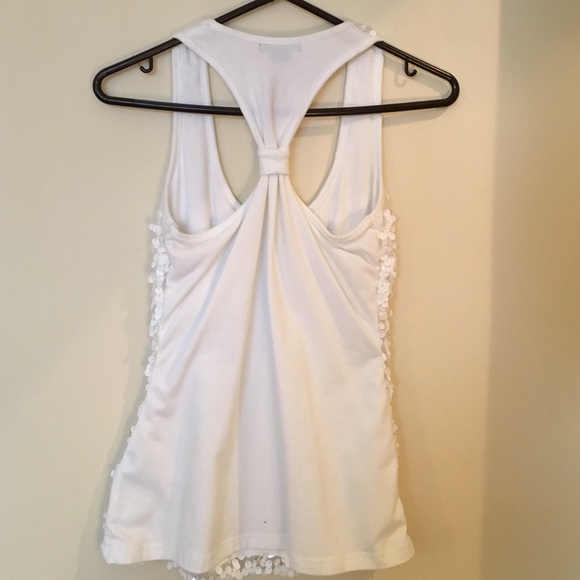 White tank top - Picture 2 of 4