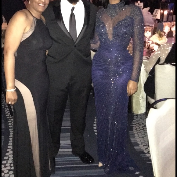 Beautiful beaded navy gown - Picture 3 of 4