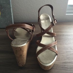 Banana Republic sz 9 wedge
