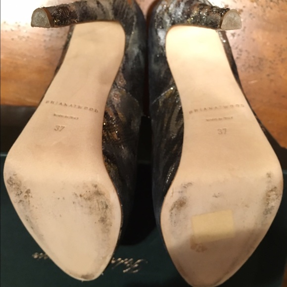 🔥🎈Sold 🔥Brian Atwood Metallic  Platform Pumps  7 - Picture 4 of 4