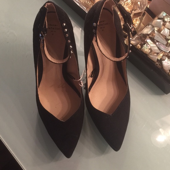 Zara Shoes - Zara Stiletto Pumps