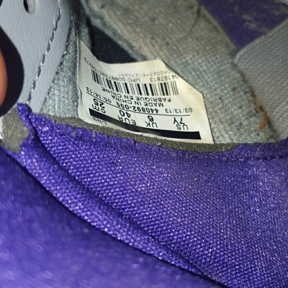 JORDAN Retro 5 Raspberry - Picture 3 of 4