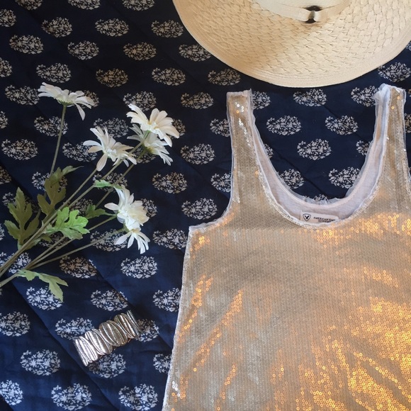 AE Sequin Crop Tank - Picture 2 of 3