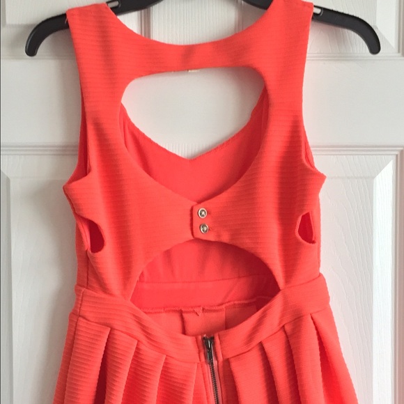 Perfect Spring dress - Picture 3 of 3