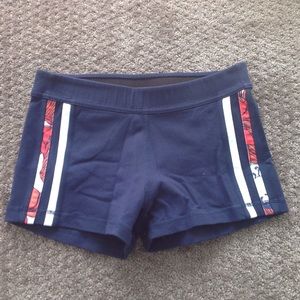 Lululemon Size 4 boogie shorts