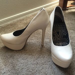 Jessica Simpson High Heels