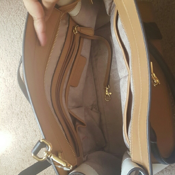 Mk purse like new - Picture 2 of 5