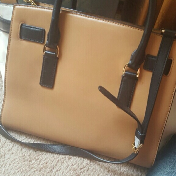 Mk purse like new - Picture 3 of 5