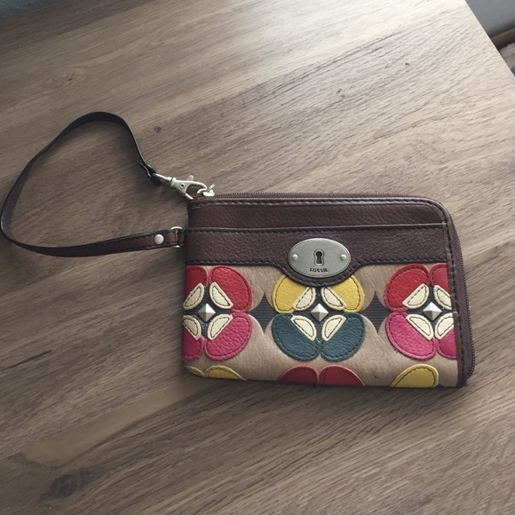 Fossil wristlet