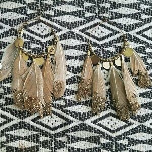 🙈 Gold Feather Earrings