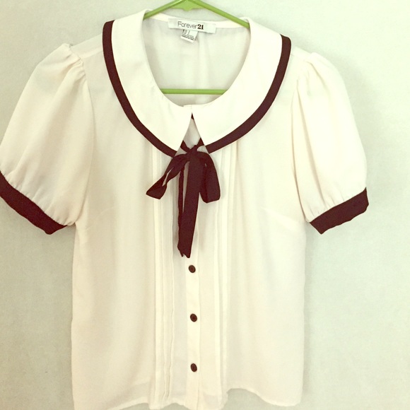 Cute dressy blouse. Excellent condition! Size s