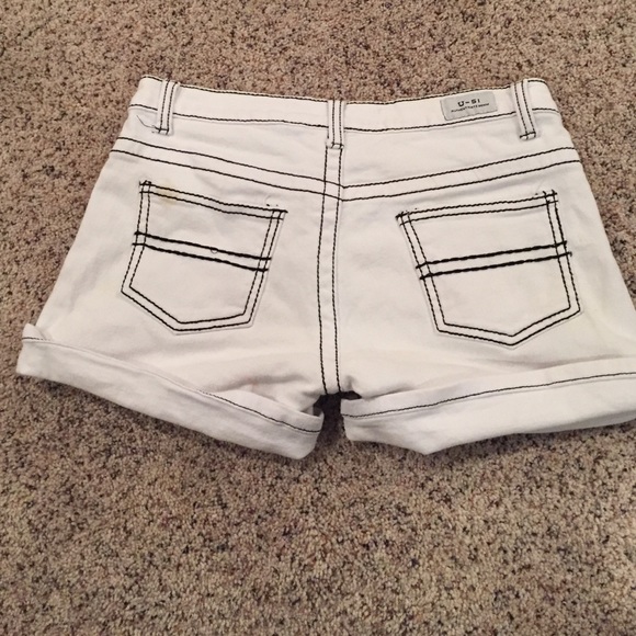 White shorts🌷 - Picture 2 of 2