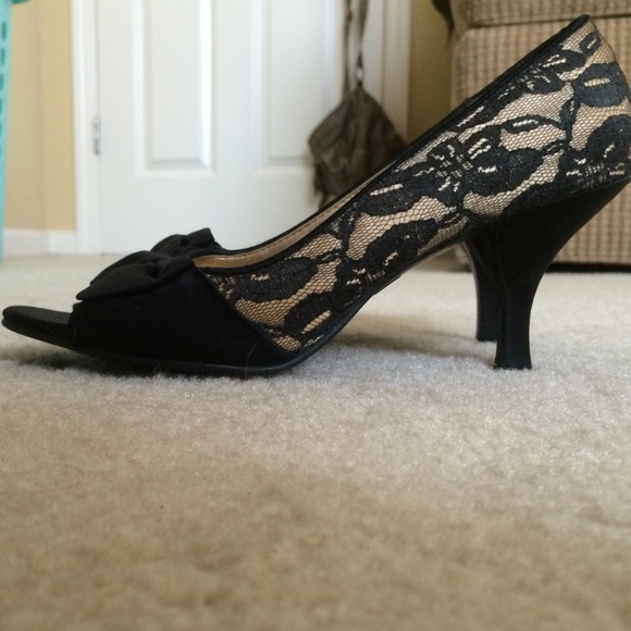 Shoes - Picture 2 of 3