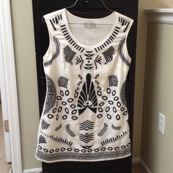 The Limited Tops - White Limited blouse with intricate pattern