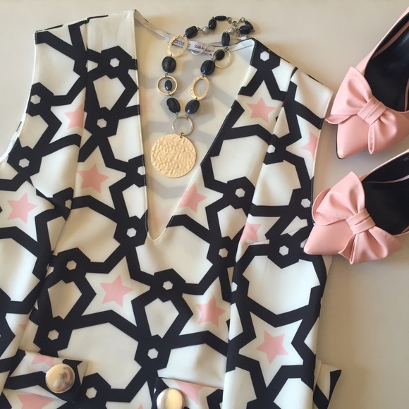 Zara Pink star dress - Picture 2 of 4