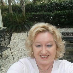 Meet your Posher, Debra