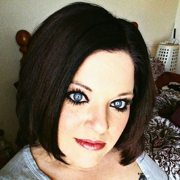 Meet your Posher, Karlene - Picture 1 of 1