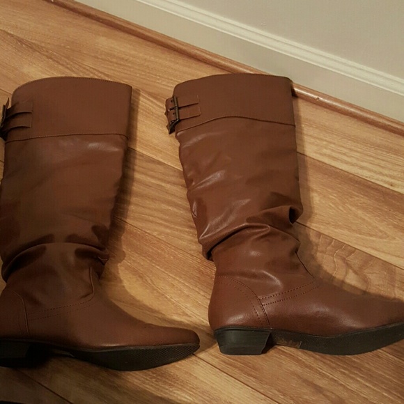 Boots - Picture 2 of 3
