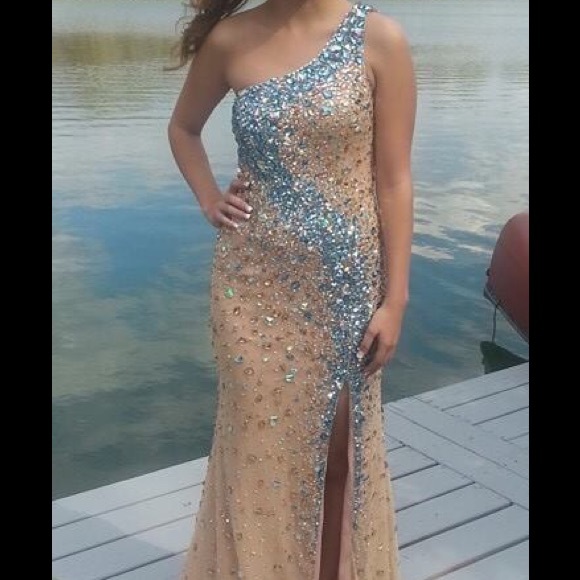 Tiffany dress Size 2. Worn once - Picture 1 of 1