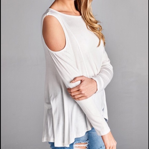 ✂️🎉HP🎉 shoulder lightweight top ✂️LAST CALL✂️ - Picture 2 of 4