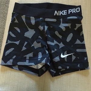 Nike pro shorts 2" inseam