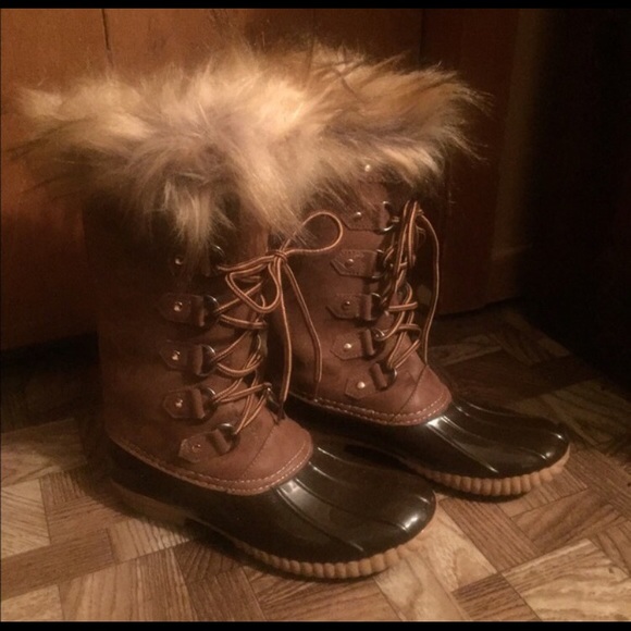 Duck boots