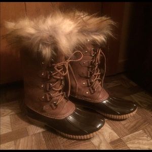 Duck boots