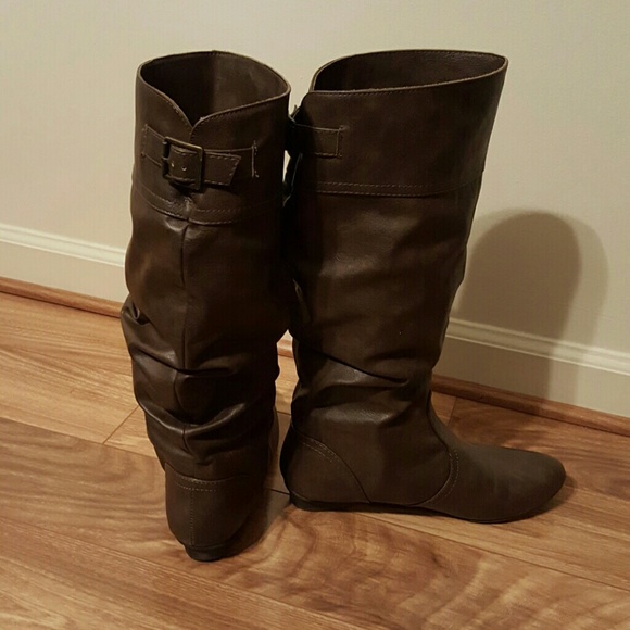 Boots - Picture 4 of 4