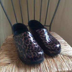 NWOT Dansko leopard print clogs