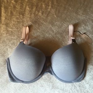32DD Victoria's Secret bra