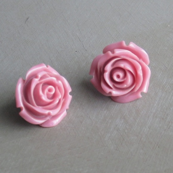 Rosebud earrings