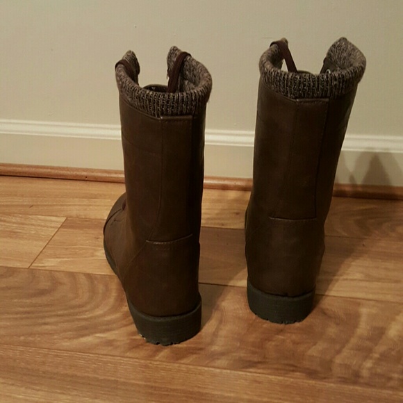 Boots - Picture 2 of 4