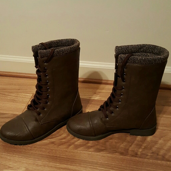 Boots - Picture 3 of 4