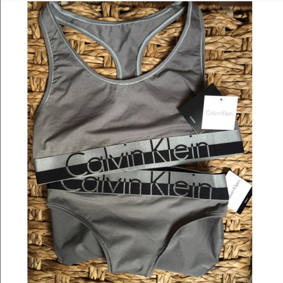 Calvin Klein Set - Picture 2 of 4