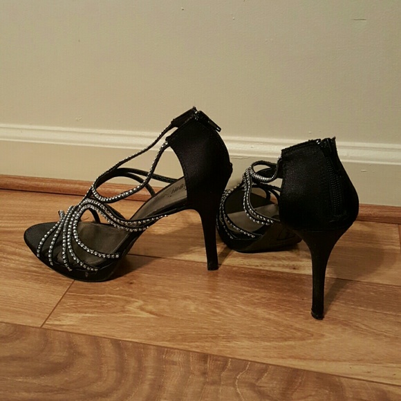 High heels - Picture 3 of 4