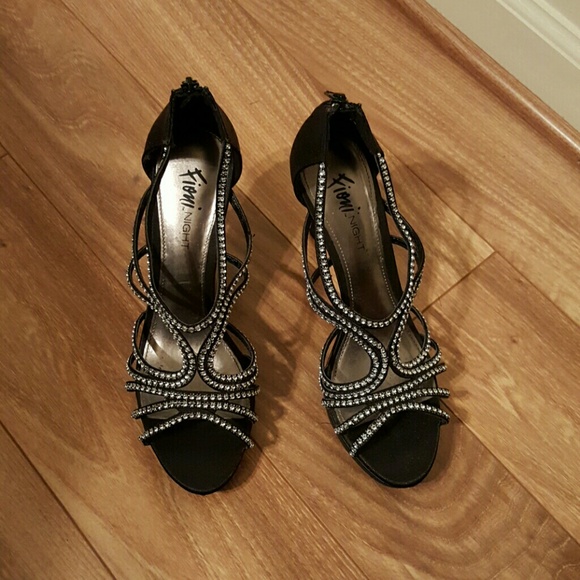 High heels - Picture 4 of 4