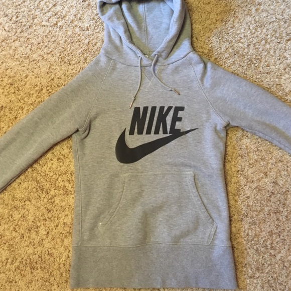Grey fitted Nike sweatshirt