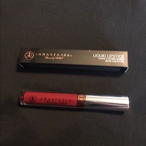 Anastasia Beverly Hills liquid lipstick in Venom